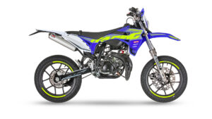 01-SUPERMOTO-R-1200x801-1