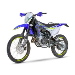 04-125-4T-SE-enduro-1200x801-1