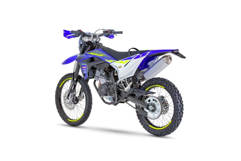 06-125-4T-SE-enduro-1200x801-1