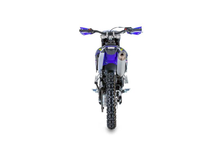 07-125-4T-SE-enduro-1200x801-1