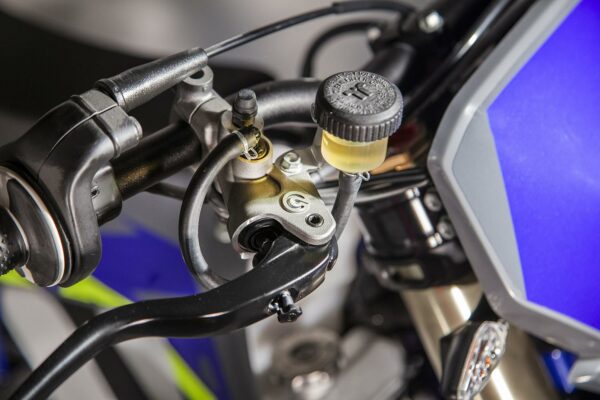 DETAIL-SHERCO-125-SM-2025-6.jpg