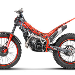 EVO-300ss-MY25_left.jpg