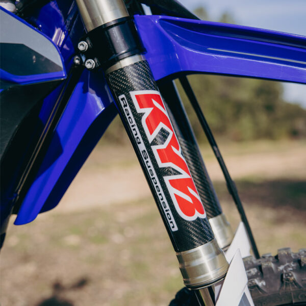 7672-PROTECTION-FOURCHE-CARBON-KYB-V3